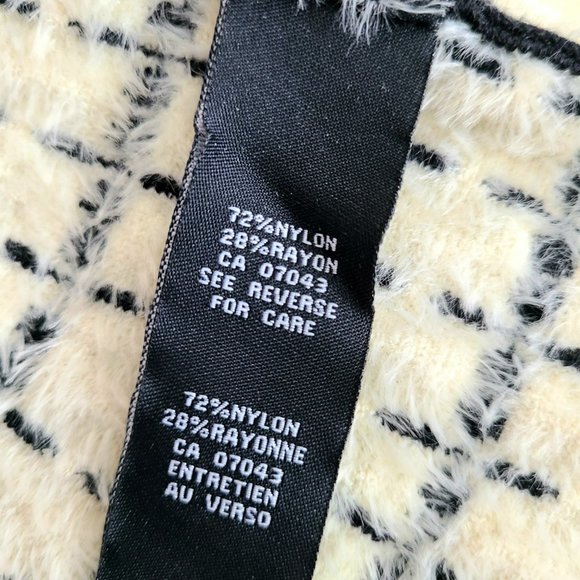 Premise black and beige fuzzy warm skirt. - Picture 8 of 11